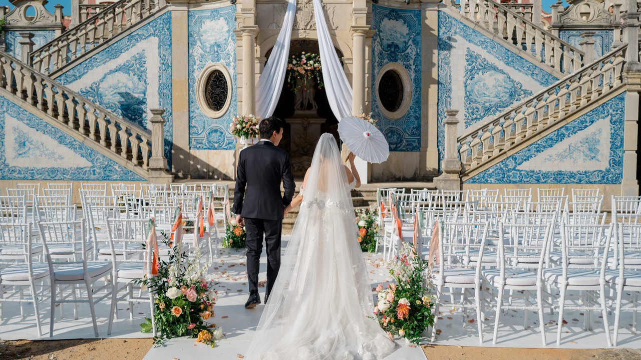 Jenny and Stefan arriving at their Algarve wedding venue - wedding morning routine